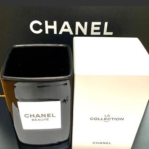 CHANEL New 2 Items La Collection Vase & Zippy Holder. Both Nee & Authentic